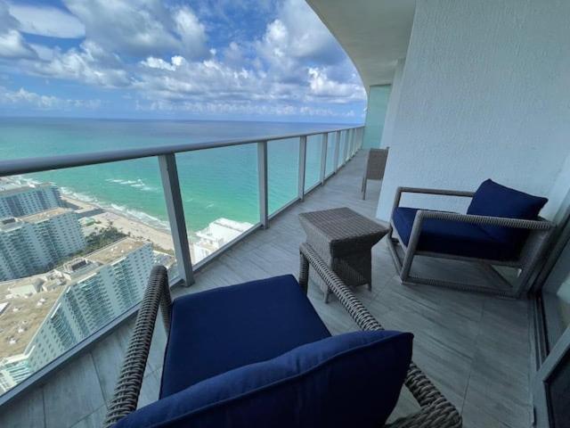 Stay At The Top With Amazing Views By Rent4Us Холивуд Екстериор снимка