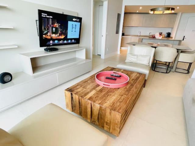 Stay At The Top With Amazing Views By Rent4Us Холивуд Екстериор снимка