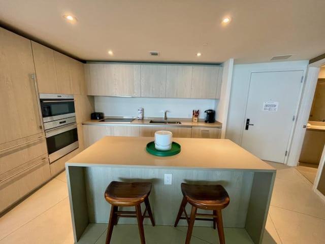 Stay At The Top With Amazing Views By Rent4Us Холивуд Екстериор снимка