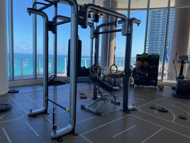Stay At The Top With Amazing Views By Rent4Us Холивуд Екстериор снимка